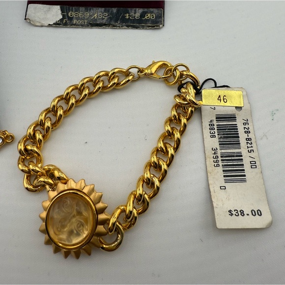 NWT Vintage Anne Klein Gold Tone Earring Bracelet - Picture 3 of 4